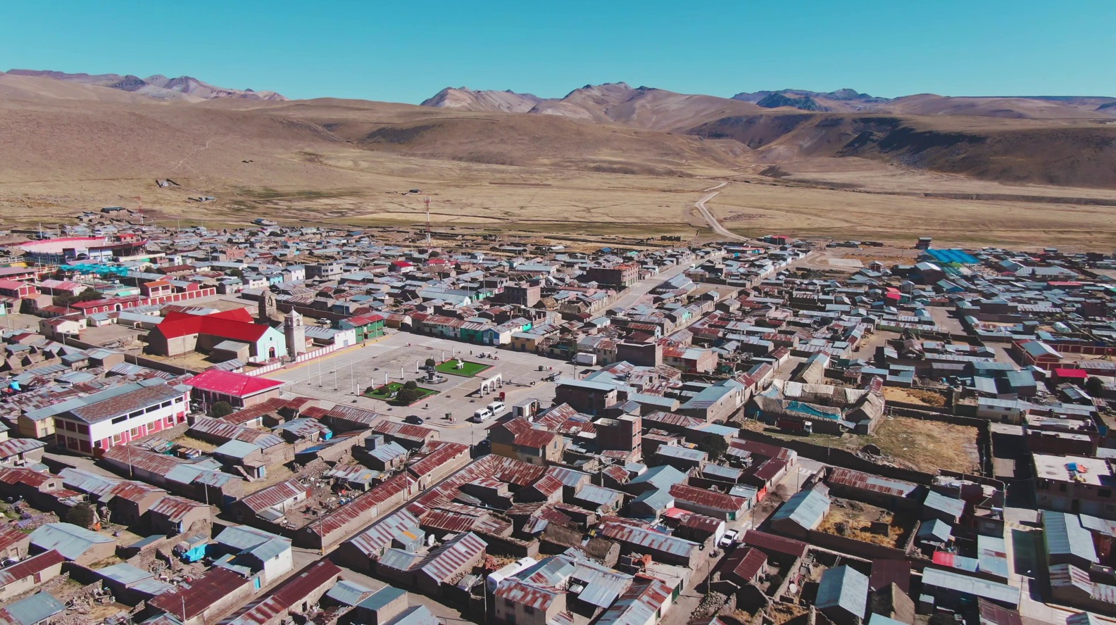 Instituto Geológico, Minero y Metalúrgico transfiere más de S/340 mil por concesiones mineras al distrito de Caylloma