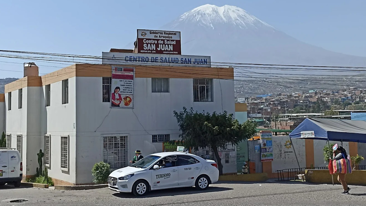 Investigan presunta negligencia en centro de salud de Paucarpata tras reacción adversa en bebé de 11 meses