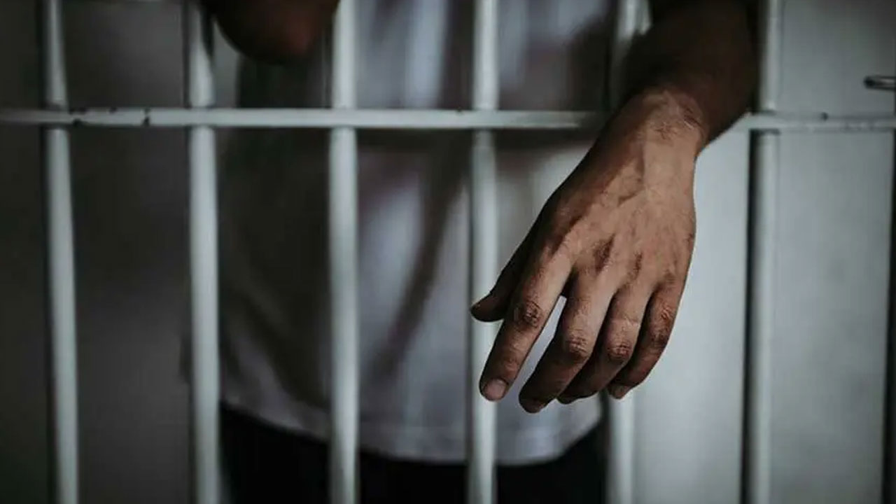 Sentencian a vecino acosador de una menor