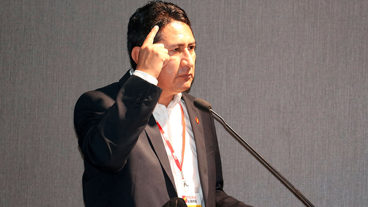 Poder Judicial reactiva caso La Oroya contra Vladimir Cerrón y confirma que no prescribió