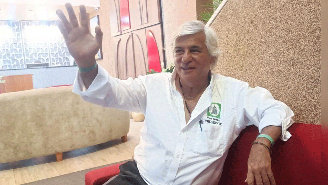 Fernando Olivera critica desabastecimiento de gas y promete combatir la corrupción en mitin en Villa El Salvador