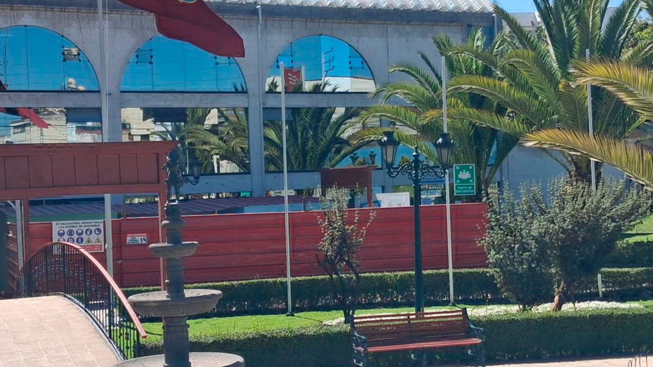 Ascensor para personas con discapacidad en la Municipalidad de Arequipa sigue paralizado pese a gran inversión