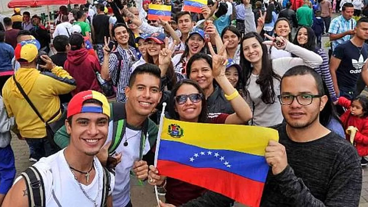 INEI revela que 88.6% de venezolanos en Perú trabaja en la informalidad, según encuesta 2024