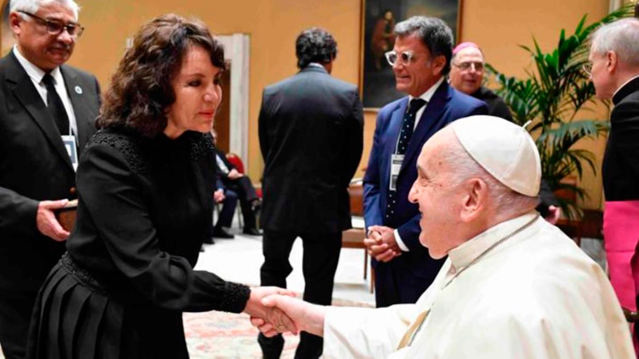 Carmen Pinto: la enfermera arequipeña que salva vidas, forma especialistas y guía a su familia