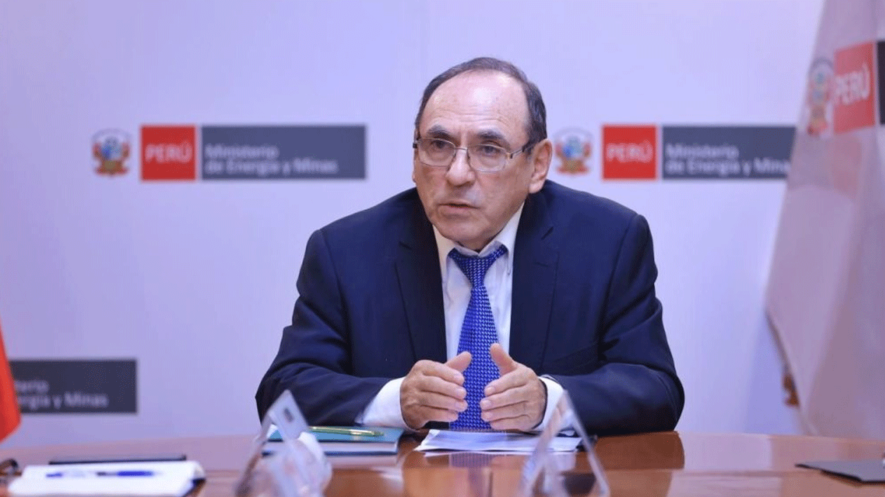 Ministro Ángelo Alfaro es acusado de amenazas tras denuncia de violación sexual en su contra