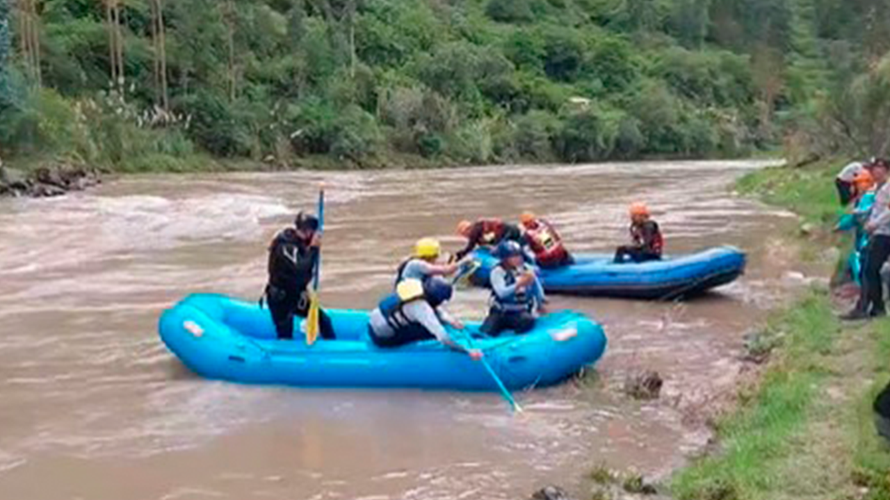 Vehículo cae al río Río Vilcanota en Calca: cinco personas desaparecidas