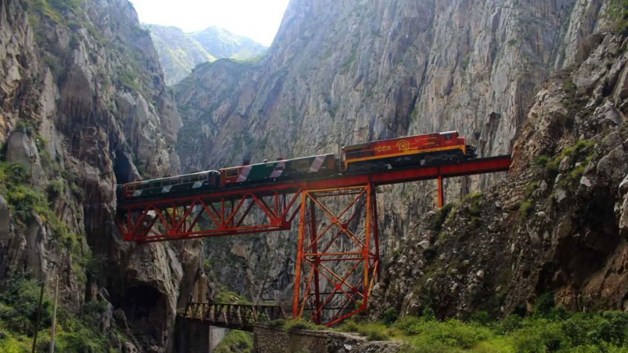 Ferrocarril Central Andino inicia venta de boletos para Semana Santa: viaje superará los 4,800 m s. n. m.