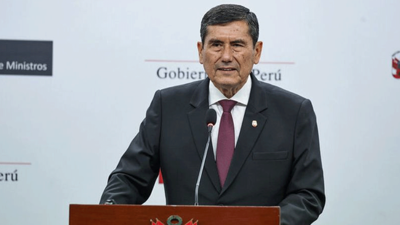 Nuevo jefe de ministros Luis Arroyo promete estabilidad y transición democrática segura