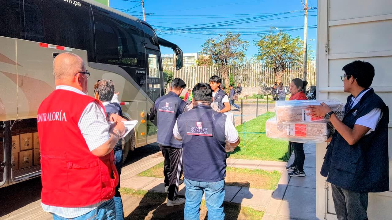Contraloría supervisa despliegue de material electoral en Arequipa