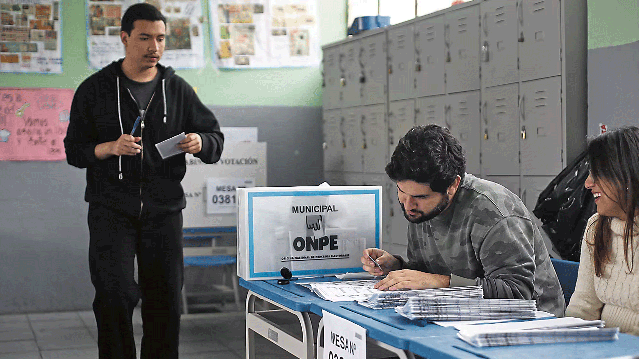 ONPE inicia capacitación nacional a miembros de mesa para elecciones 2026