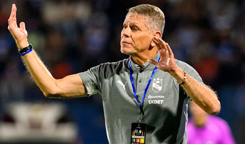 Autuori sobre fichar otro delantero: “Si traen otro extranjero, que venga con otro entrenador”