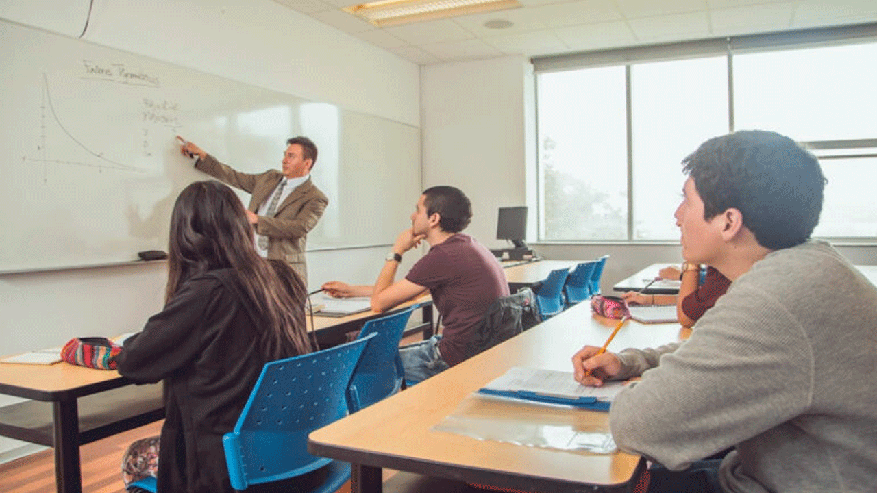 MEF destina S/20.6 millones para bonificación a docentes investigadores