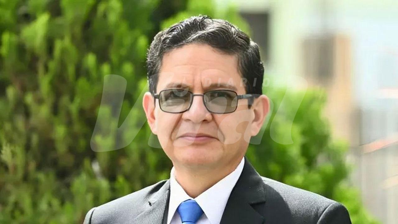 Presidente de Essalud renuncia tras crisis de medicinas