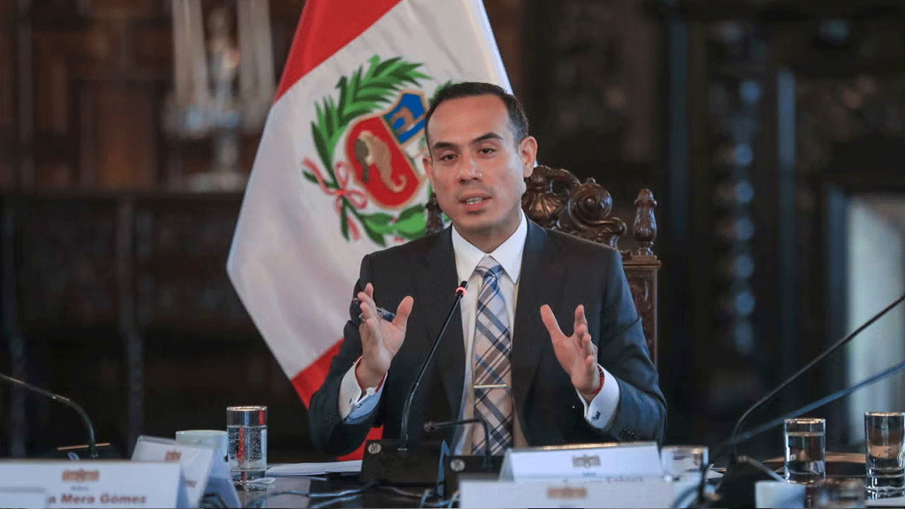 Contratos en Palacio de Gobierno: reuniones previas y viajes oficiales generan cuestionamientos