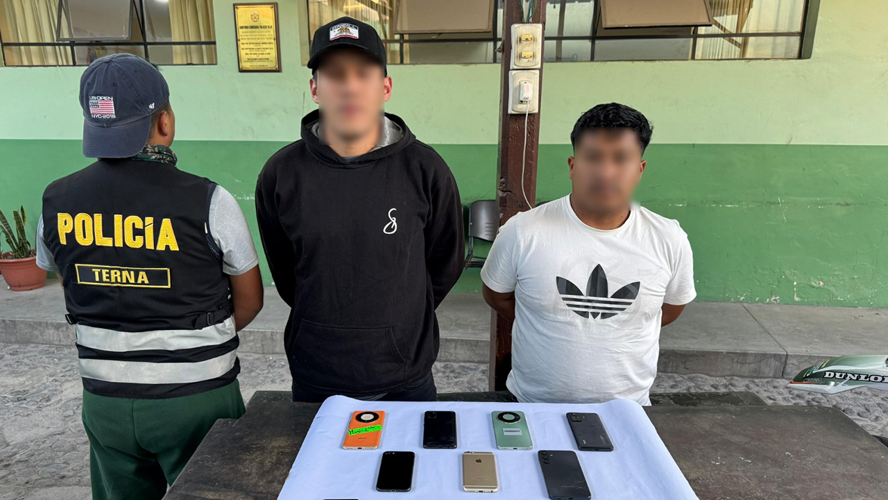 Detienen a dos sujetos con celulares valorizados en S/12 mil