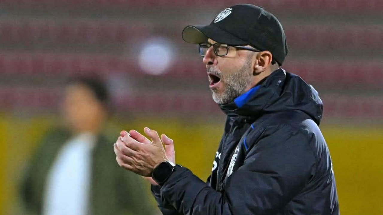 Rabanal exige explicaciones del VAR tras polémico penal que empató Universitario en Cusco