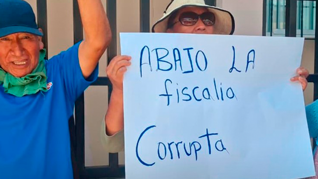 Tensión por detención de alcalde