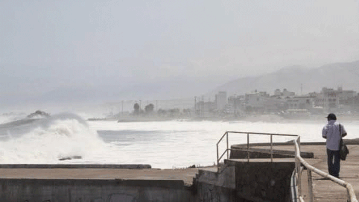 Cierran puerto de Ilo por oleaje anómalo y suspenden actividades marítimas