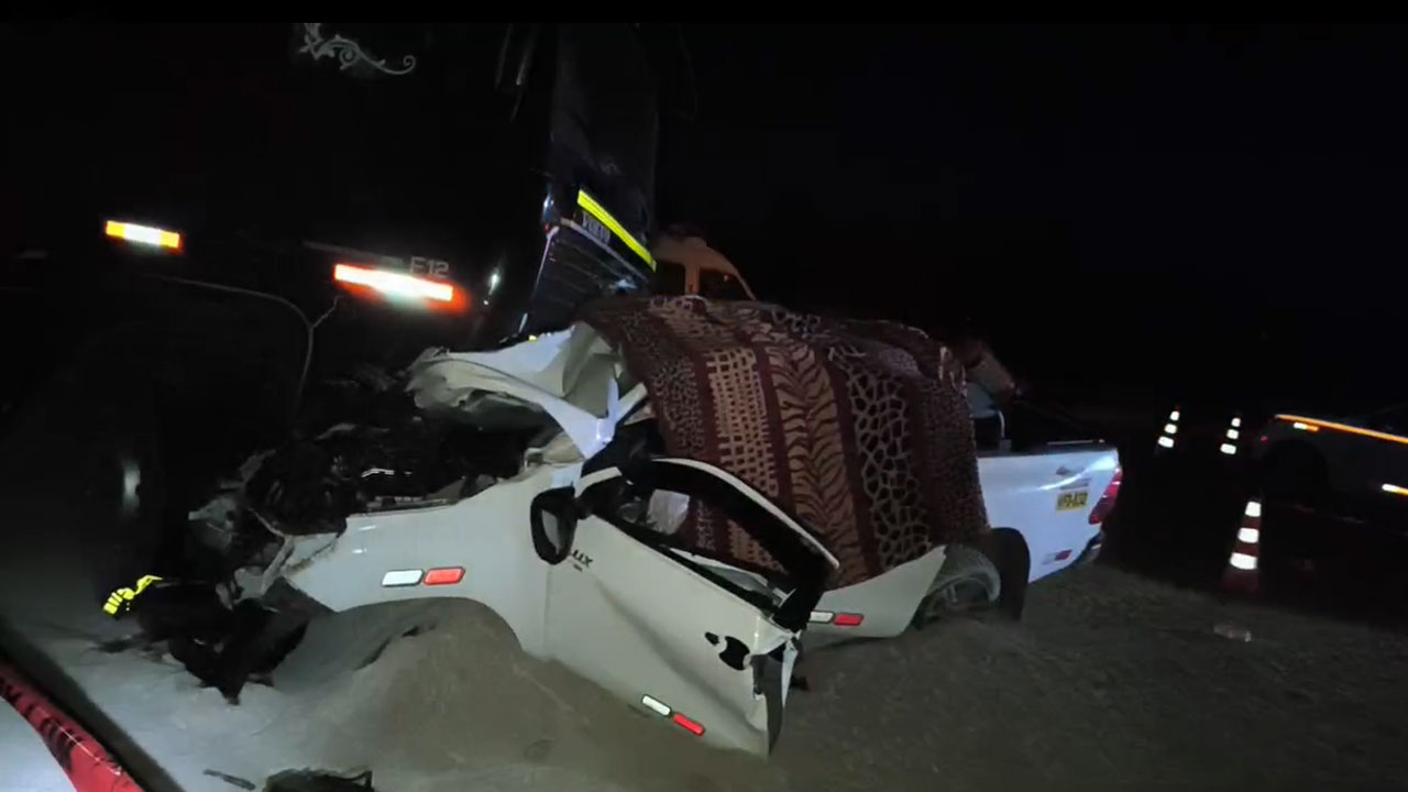 Majes: choque entre camión y camioneta deja dos fallecidos
